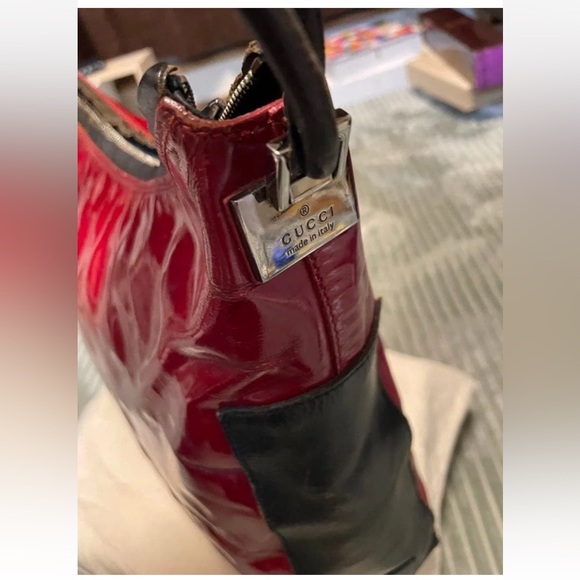 Gucci Shiny Red and Black Shoulder Bag - Picture 4 of 8